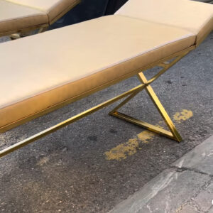 Ayarlanabilir Başlıklı Kirpik Sedyesi